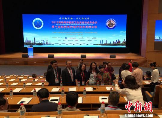 2025年新澳门与香港天天正版资料免费构建解答，专家全面认真解释与落实，警惕虚假宣传